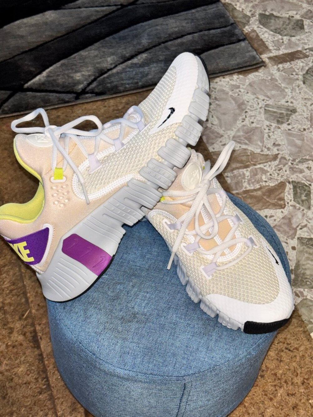 Nike Women's Free Metcon 4 "White Wild Berry"